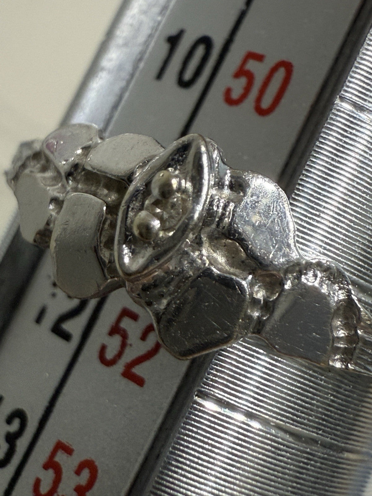 1950s vintage 10K white gold illusion marquise diamond twig band ring on ring sizer, size 5.75”
