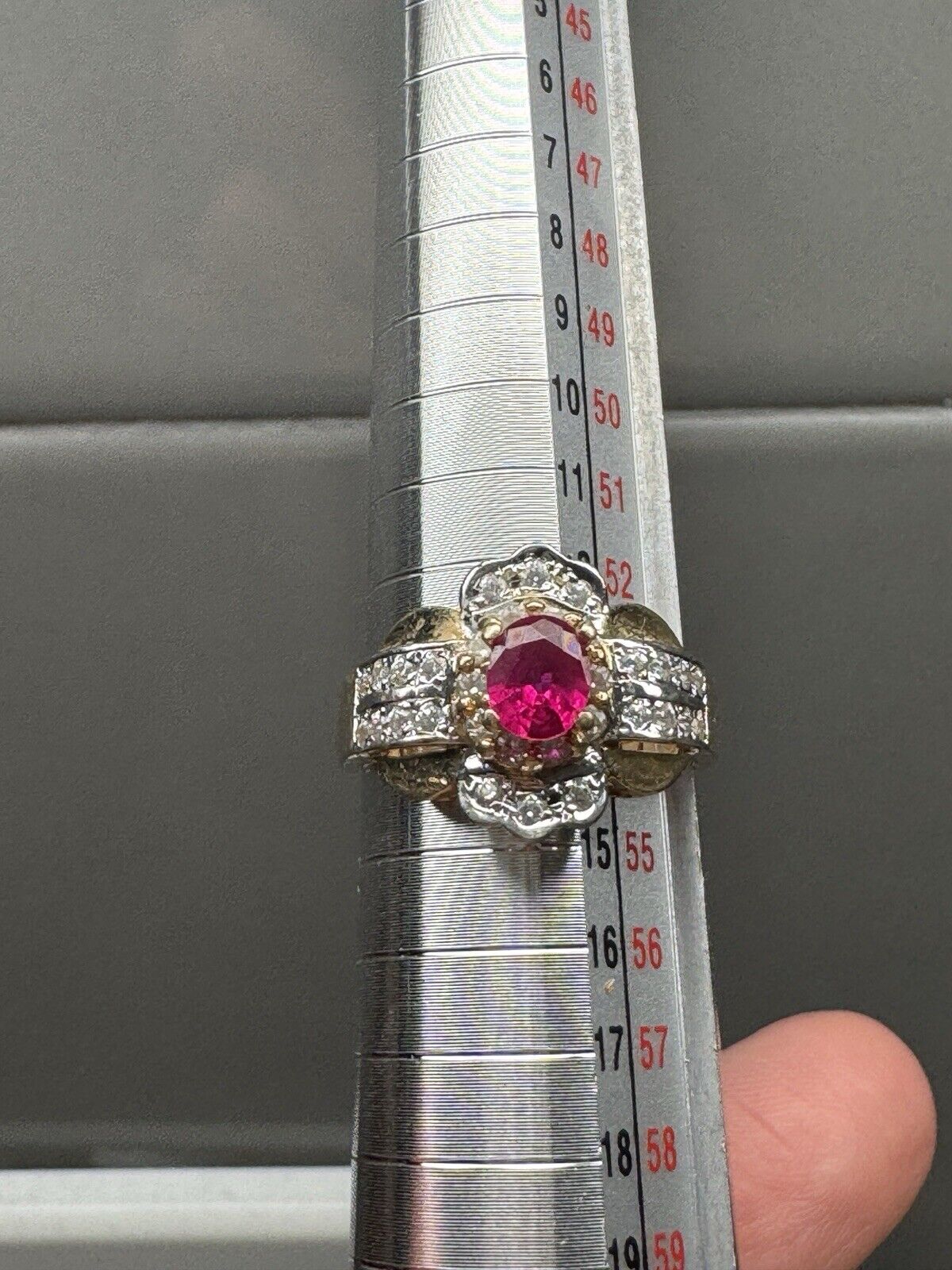 Vintage Romantic 14KT Yellow White Gold Oval Ruby Diamond Ring Size 6 3/4